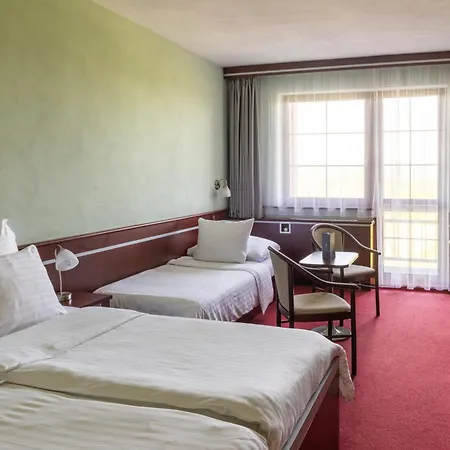 Hotel Orea Panorama Moravsky Kras 4*