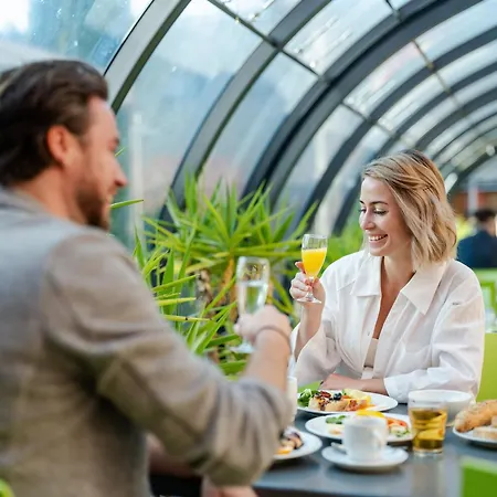 Hotell Orea Panorama Moravsky Kras 4*