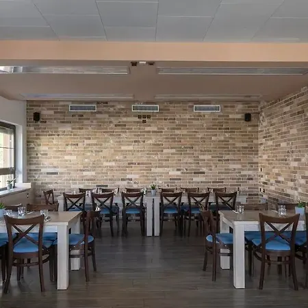 Hotel Orea Panorama Moravsky Kras 4*